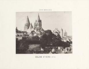 1 vue  - Département d\'Indre-et-Loire : Eglise St-Ours (XIIe siècle) (ouvre la visionneuse)
