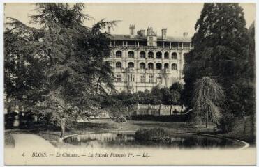 1 vue  - Le château, la façade François 1er. (ouvre la visionneuse)