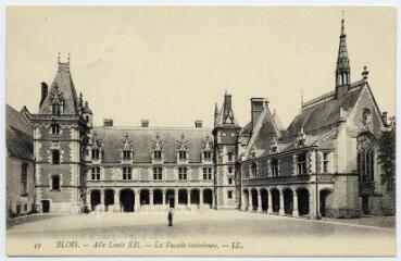1 vue  - Le château, aile Louis XII, façade intérieure. (ouvre la visionneuse)