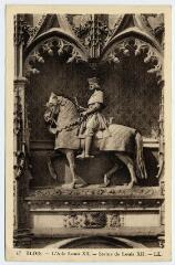 1 vue  - L\'aile Louis XII, statue Louis XII. (ouvre la visionneuse)