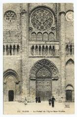 1 vue  - Le portail de l\'église Saint-Nicolas. (ouvre la visionneuse)