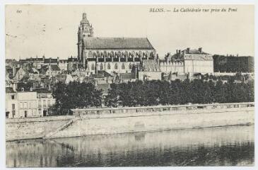 1 vue  - La cathédrale vue prise du pont. (ouvre la visionneuse)