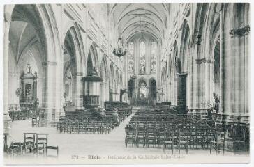 1 vue  - Intérieur de la cathédrale Saint-Louis. (ouvre la visionneuse)