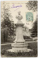 1 vue  - Square Victor Hugo, buste d\'Augustin Thierry. (ouvre la visionneuse)