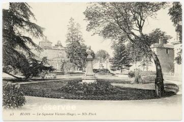1 vue  - Le square Victor Hugo. (ouvre la visionneuse)