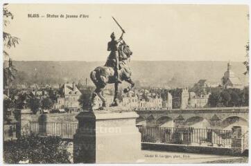1 vue  - Statue de Jeanne d\'Arc. (ouvre la visionneuse)