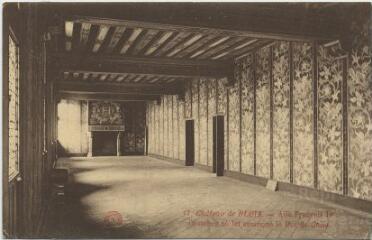 1 vue  - Le Château - Aile François 1er, chambre où fut assassiné le Duc de Guise. (ouvre la visionneuse)
