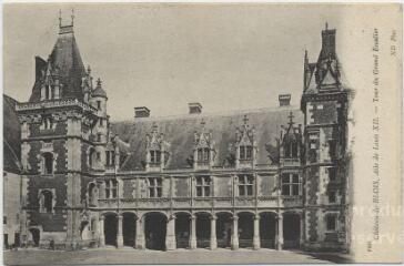 1 vue  - Château de Blois.- Aile de Louis XII, tour du grand escalier. (ouvre la visionneuse)