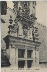 1 vue  - Château de Blois.- Aile François 1er, fenêtre. (ouvre la visionneuse)