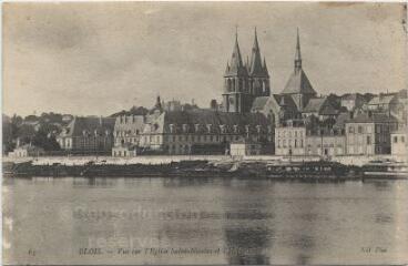 1 vue  - Vue sur l\'église St Nicolas et l\'Hôtel-Dieu. (ouvre la visionneuse)