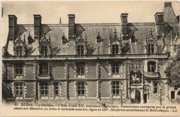 1 vue  - Le château, l’aile Louis XII : monument historique. Construction entreprise par ce Prince avant son élévation au trône et terminée sous son règne en 1501. (ouvre la visionneuse)