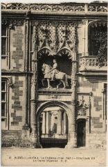 1 vue  - Le château.- Aile Louis XII : la porte d’entrée. (ouvre la visionneuse)