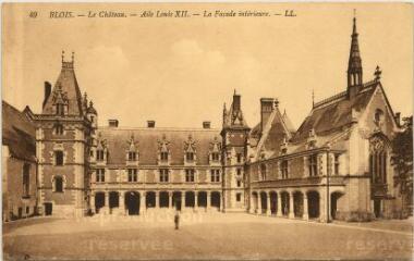 1 vue  - Le château.- Aile Louis XII - La façade intérieure. (ouvre la visionneuse)