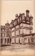 1 vue  - Le Château. L\'escalier François 1er. (ouvre la visionneuse)