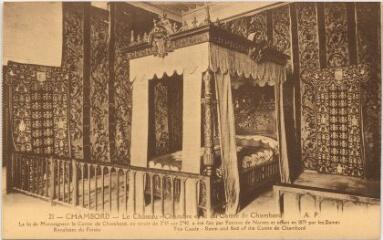 1 vue  - Le Château.- Chambre et lit du comte de Chambord. Le lit de Monseigneur le comte de Chambord, en noyer de 3m15 sur 2m40 a été fait par Poinson de Nantes et offert en 1879 par les dames royalistes du Poitou. (ouvre la visionneuse)