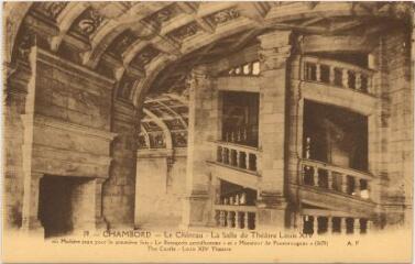 1 vue  - Le Château.- La salle de théâtre Louis XIV où Molière joua pour la première fois \'Le Bourgeois Gentilhomme\' et \'Monsieur de Pourceaugnac\' (1670). (ouvre la visionneuse)
