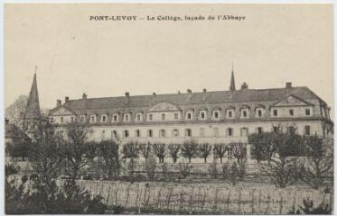 1 vue  - Le collège, façade de l\'abbaye. (ouvre la visionneuse)