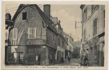 1 vue  - Rue Constant-Ragot et vieille maison (XIVe siècle). (ouvre la visionneuse)