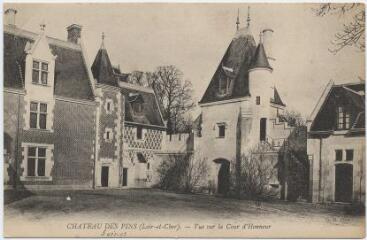 1 vue  - Château des pins.- Vue sur la cour d\'honneur. (ouvre la visionneuse)