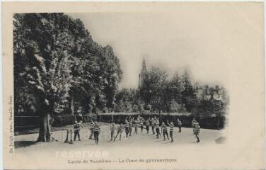 1 vue Lycée de Vendôme. Cour de gymnastique.