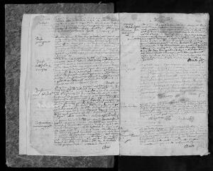 123 vues  - Registre paroissial. Baptêmes, mariages, sépultures (1679-mai 1692) (ouvre la visionneuse)