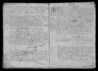 15 vues  - Registre paroissial des baptêmes, mariages, sépultures (1679) (ouvre la visionneuse)