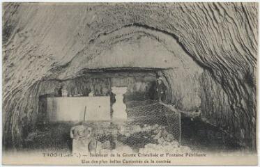 1 vue Intérieur de la grotte cristallisée et fontaine pétrifiante, une des plus belles curiosités de la contrée.