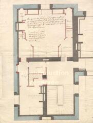 2 vues  - MENARS.- Château : plan de détail d\'un étage et de combles ; 1771 ; échelle graphique ; annoté de la main du marquis de Marigny (ouvre la visionneuse)