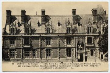 1 vue  - Le château, aile Louis XII. (ouvre la visionneuse)
