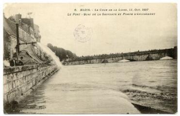 1 vue  - La crue de la Loire, 21 octobre 1907, le pont, quai de la Saussaye et pompe d\'épuisement. (ouvre la visionneuse)