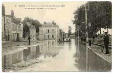 1 vue  - La crue de la Loire, 21 octobre 1907, le quai Saint-Jean et le Mail. (ouvre la visionneuse)