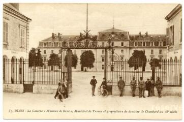 1 vue  - La caserne \'Maurice de Saxe\', Maréchal de France et propriétaire du domaine de Chambord au 18e siècle. (ouvre la visionneuse)