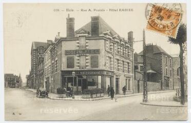 1 vue  - Rue A. Poulain, hôtel Rabier. (ouvre la visionneuse)