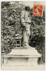 1 vue  - La statue de Denis Papin. (ouvre la visionneuse)