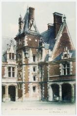 1 vue  - Le château, façade Louis XII, tour de l\'escalier. (ouvre la visionneuse)