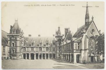 1 vue Le château, aile de Louis XII, façade sur la cour.
