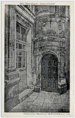 1 vue  - Hôtel Denis Dupont, entrée principale. (ouvre la visionneuse)