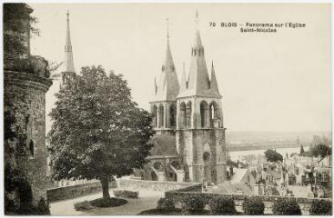 1 vue  - Panorama sur l\'église Saint-Nicolas. (ouvre la visionneuse)