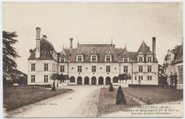 1 vue  - Château de Beauregard XVe et XVIIe siècle, vue sur la cour d\'honneur. (ouvre la visionneuse)
