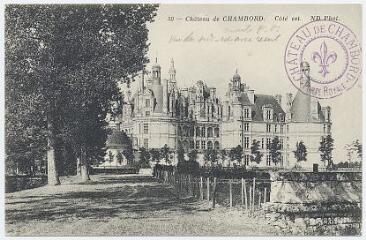 1 vue Le château, côté est.