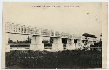 1 vue Le pont sur la Loire.