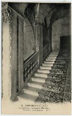 1 vue  - Le château, l\'escalier d\'honneur. (ouvre la visionneuse)
