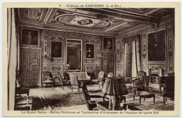 1 vue  - Le château, le grand salon, belles peintures et tapisseries d\'Aubusson de l\'époque de Louis XIV. (ouvre la visionneuse)