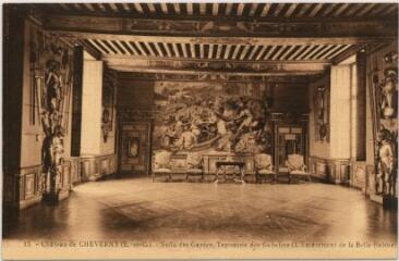 1 vue Château.- Salle des gardes, tapisserie des Gobelins (L'enlèvement de la Belle Hélène).