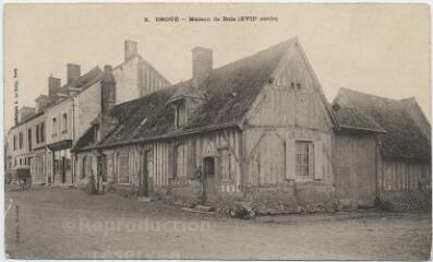 1 vue  - Maison de bois (XVIIe siècle). (ouvre la visionneuse)