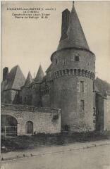 1 vue Le château. Construit sous Louis XI par Pierre de Refuge.