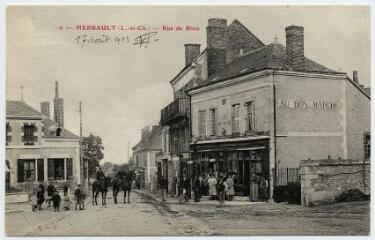 1 vue  - Rue de Blois. (ouvre la visionneuse)