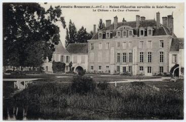 1 vue  - Maison d\'éducation surveillée de Saint-Maurice, le château, la cour d\'honneur. (ouvre la visionneuse)