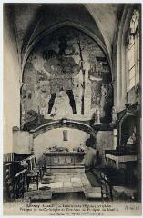 1 vue  - Intérieur de l\'église, fresque de Saint-Christophe et tombeau de Philippe du Moulin. (ouvre la visionneuse)