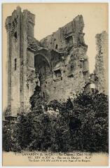 1 vue Le château (côté nord), XIIe, XIVe et XVe siècle, ruines du donjon.